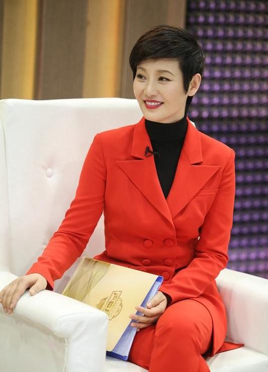徐帆搭档黄绮珊唱京剧 自曝喜欢冯小刚看她表演